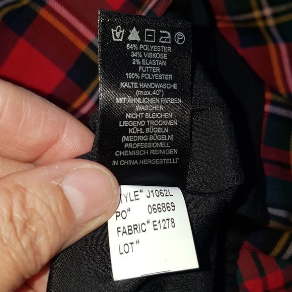 MASSIMO FABBRO ITALY *NWT* Red Tartan Mini Skirt/Kilt. Size Medium - Picture 9 of 11